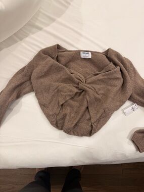 Old Navy Women's Off-Shoulder Twist-Knot Sweater in Taupe Brown